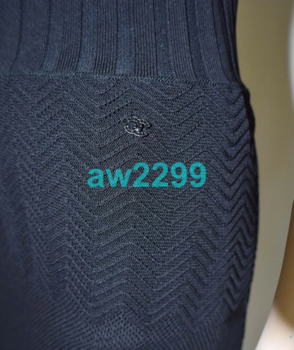 CHANEL 2008 MOST WANTED KNIT MIDI DRESS CC LOGO & CAMELLIA APPLIQUE 38 BLACK