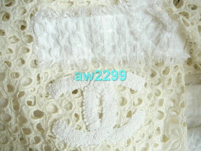 CHANEL 11C NEW MOST WANTED TWEED & EYELET CC LOGO RUNWAY MINI DRESS 38 CREME NEW
