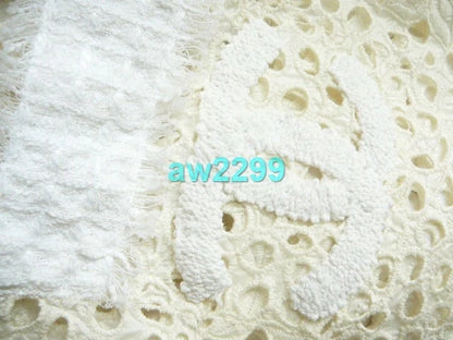 CHANEL 11C NEW MOST WANTED TWEED & EYELET CC LOGO RUNWAY MINI DRESS 38 CREME NEW