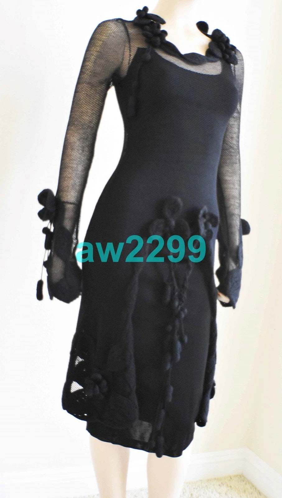 CHANEL NEW FALL 2007 RUNWAY 2 PIECE CAMELLIA APPLIQUE DRESS RARE 36 4 NEW BLACK