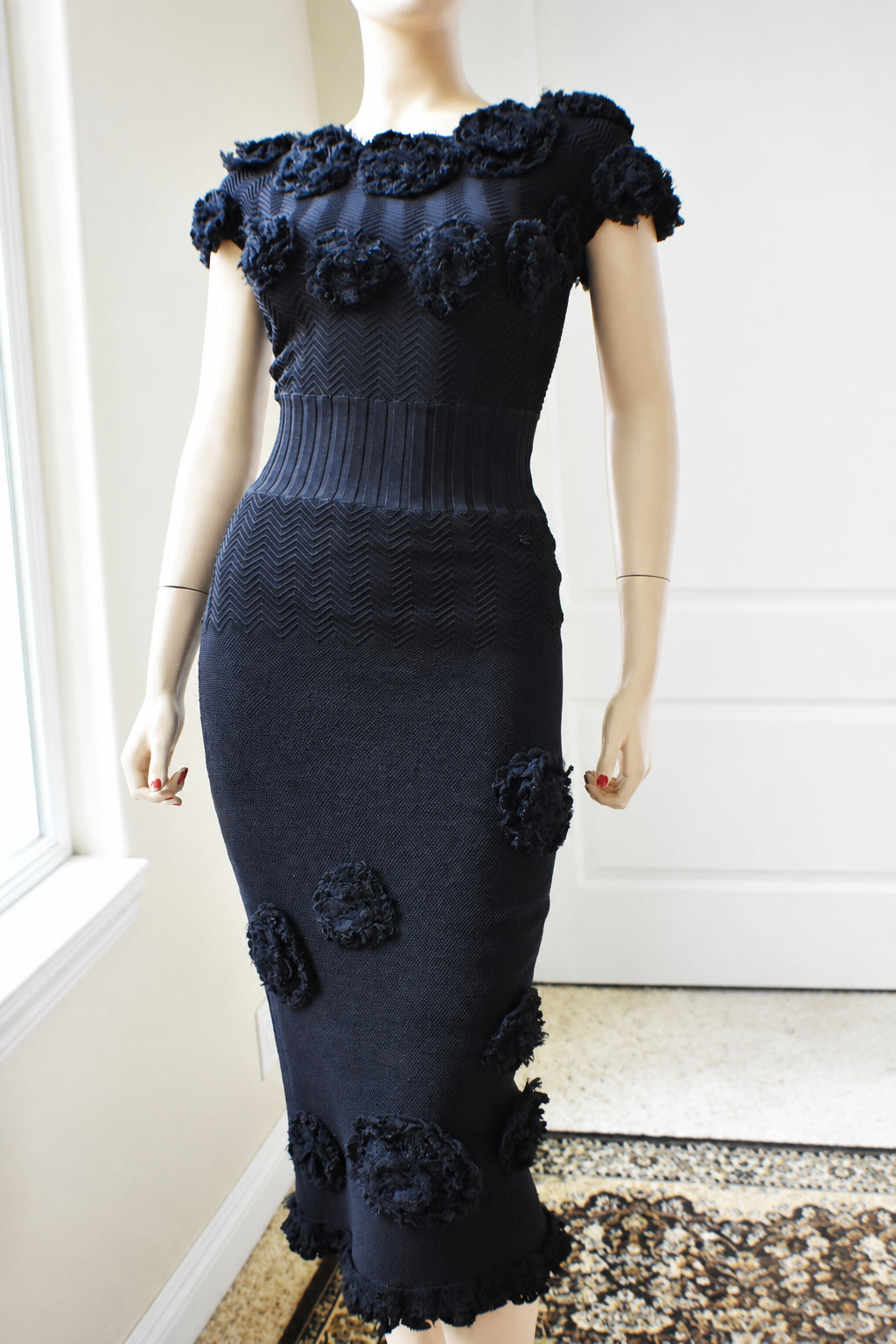 CHANEL 2008 MOST WANTED KNIT MIDI DRESS CC LOGO & CAMELLIA APPLIQUE 38 BLACK