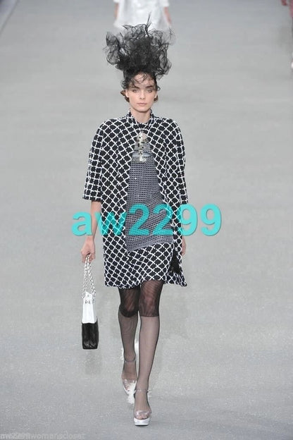 CHANEL 09P SEQUINS RUNWAY TWEED DRESS 38 NEW